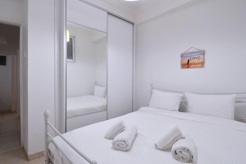 Minimal Apartment At The Foot Of The Odeon Of ... Athena Bagian luar foto